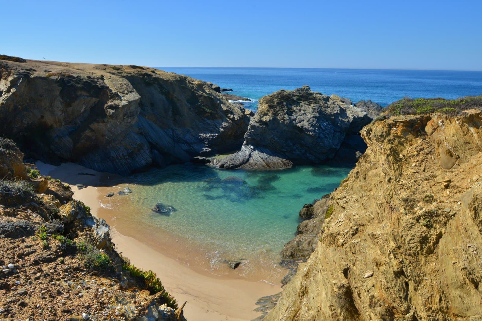 The shell-shaped cove at Cerro da Águia, south of Porto Covo